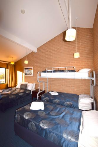 AA Lake View 7