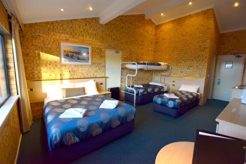 AA Lake View five 1