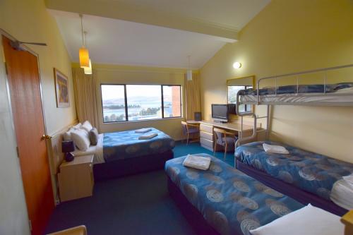 AA Lake View five 2