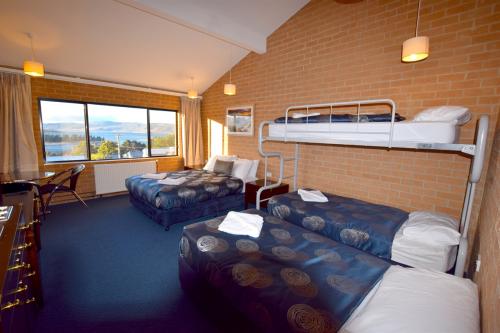 AA Lake View five 5
