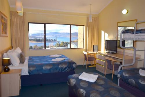 AA Lake View five 8